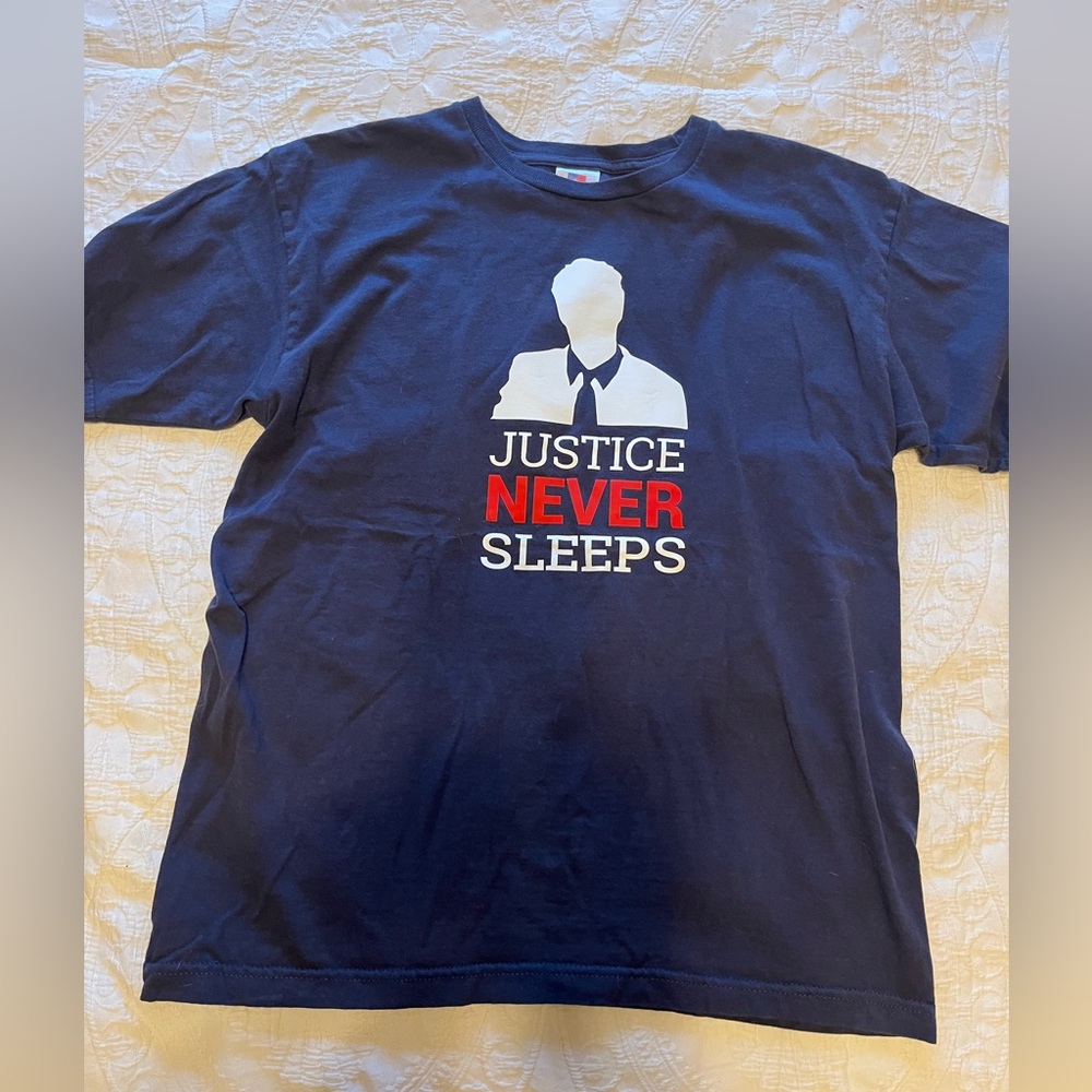 5 for $5✨Mens “Justice Never Sleeps” Tee, Size M
